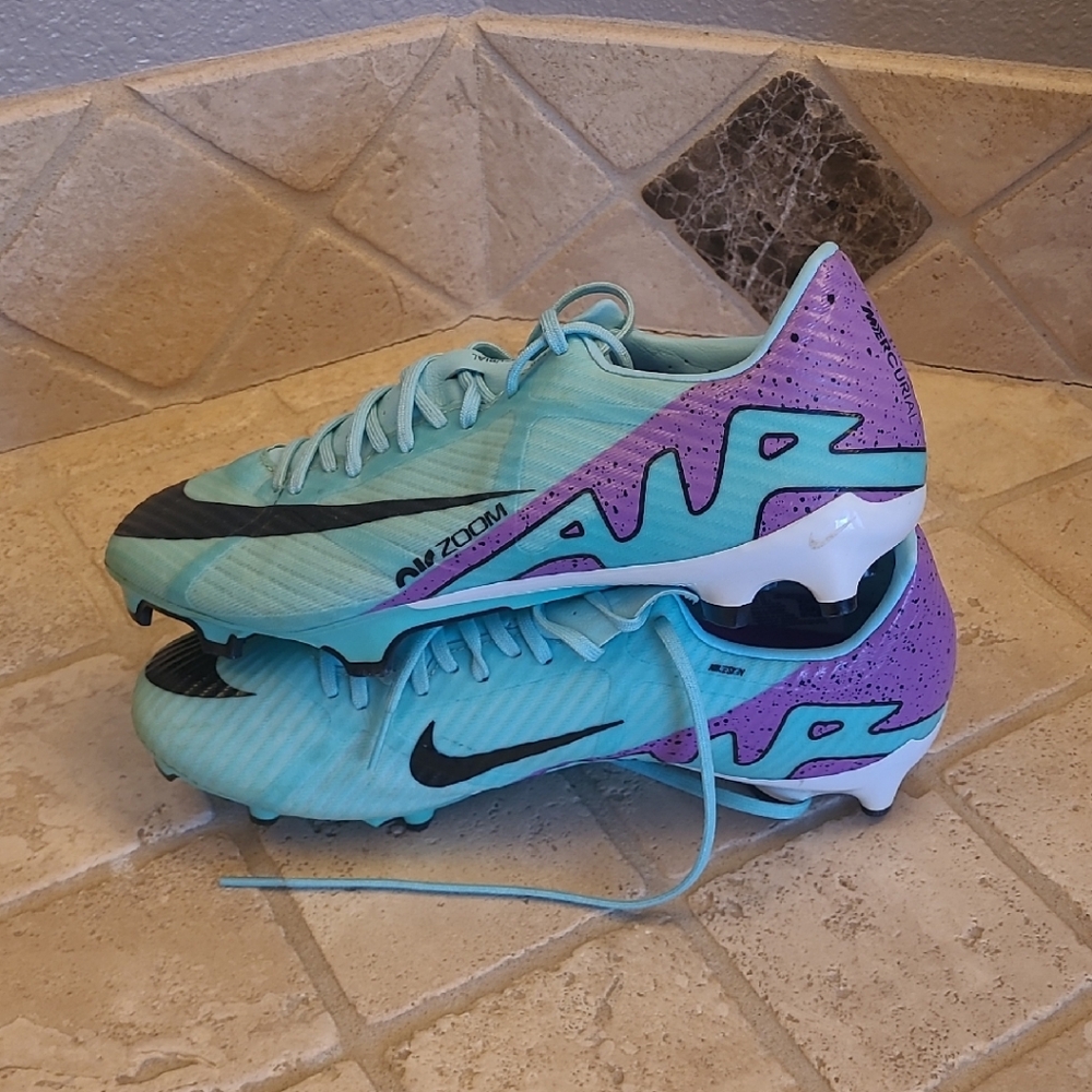 Nike Air Cleats EUC in Teal and Lavender